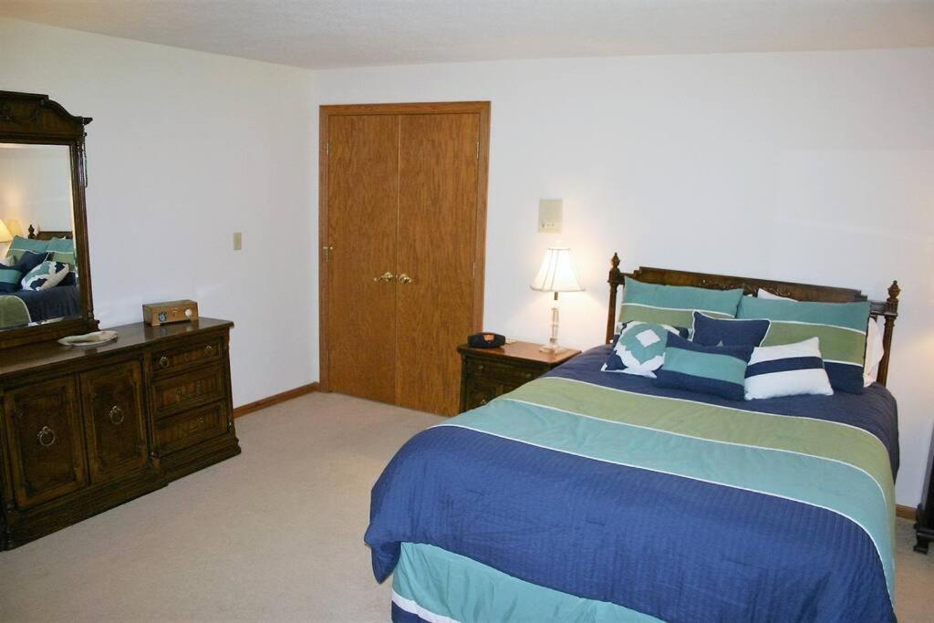 Private Guest On The Portage Lakes Apartment Akron