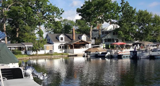 Private Guest On The Portage Lakes Apartment